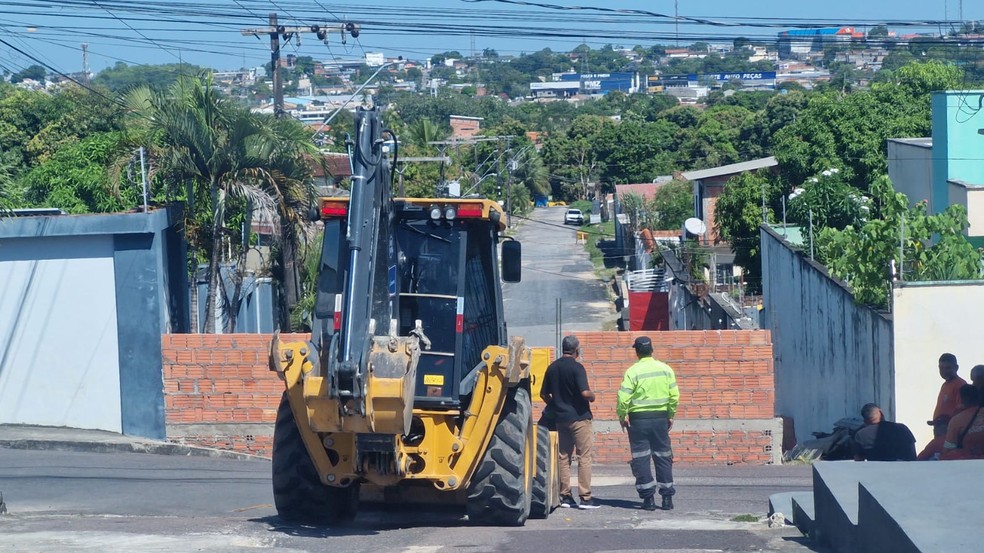 Muro foi construído com recursos dos próprios moradores. — Foto: Divulgação