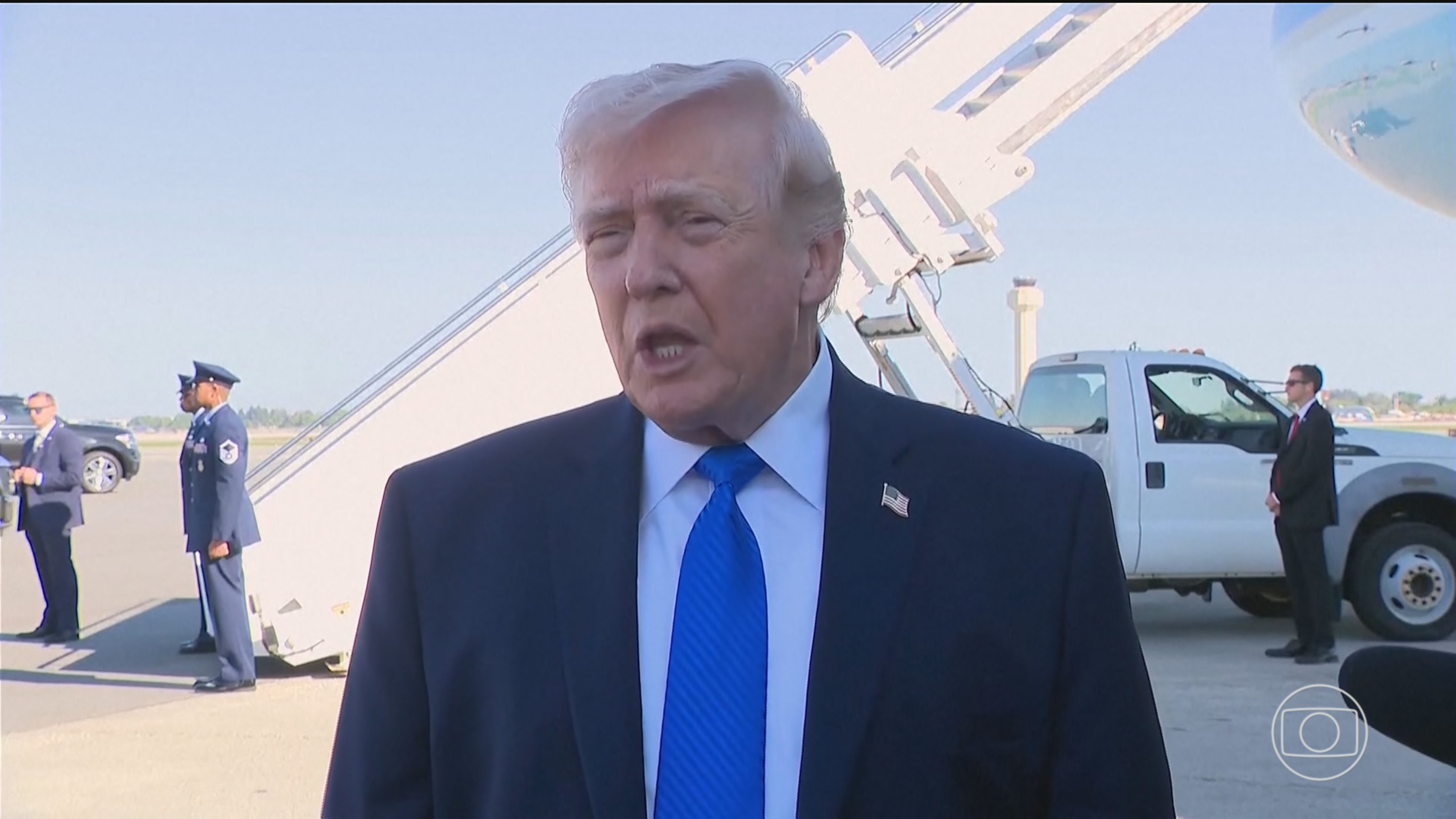 Trump adia ultimato ao Irã e anuncia negociação com autoridades iranianas para o fim da guerra; regime dos aiatolás nega