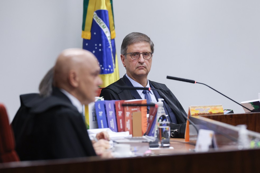 Paulo Gonet e Moraes durante primeiro julgamento de Bolsonaro na 1ª Turma do STF — Foto: Antonio Augusto/STF