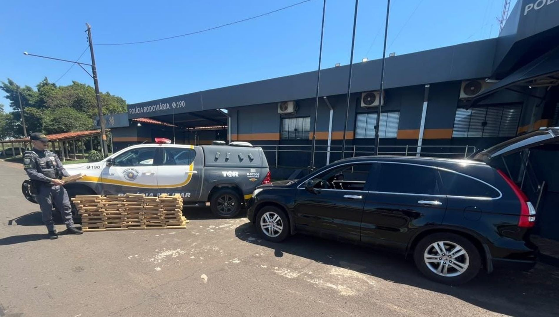 Polícia Militar Rodoviária apreende 149 kg de maconha e prende boliviano em Ourinhos neste domingo​‌​