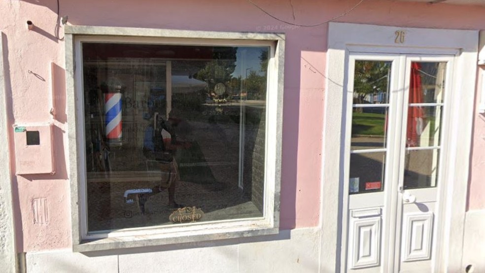 Crime aconteceu na barbearia do suspeito, que estava fechada no momento do ocorrido. — Foto: Google Maps/ Reprodução