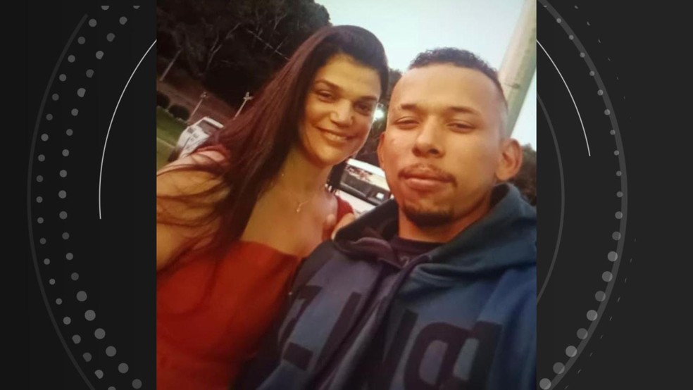 Marcone da Silva Cardoso, 28 anos, e Adriana Machado Ribeiro, 42 anos, morreram após carro cair da Rampa do Filete, em Venda Nova do Imigrante, Espírito Santo. — Foto: Reprodução/TV Gazeta