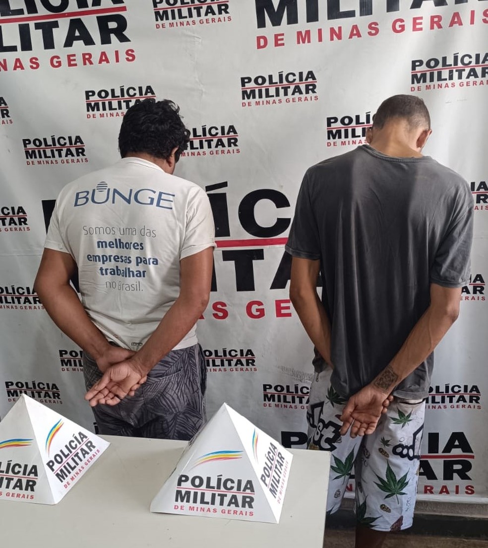 Dupla presa pela receptação e maus-tratos ao animal — Foto: Polícia Militar/Divulgação
