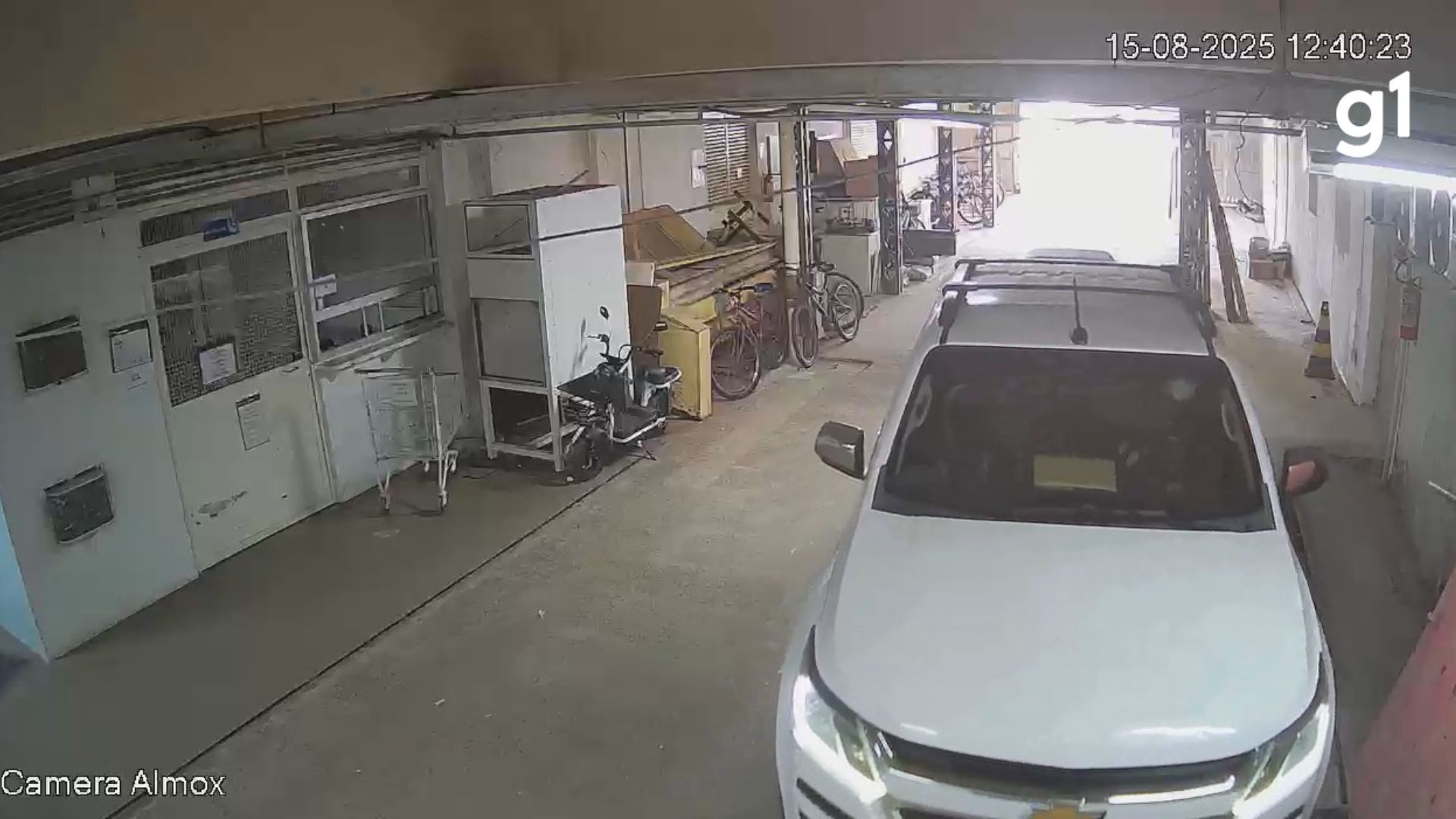 VÍDEO: Caminhonete é furtada em garagem de hospital no RS e levada para Argentina; polícia investiga