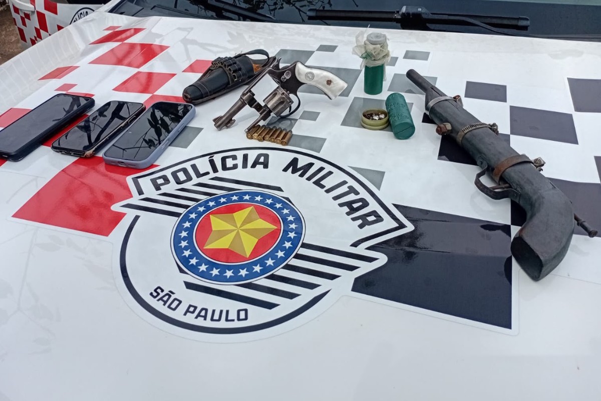 Abordagem a moto por manobra irregular termina com apreensão de revólver e arma artesanal no interior de SP