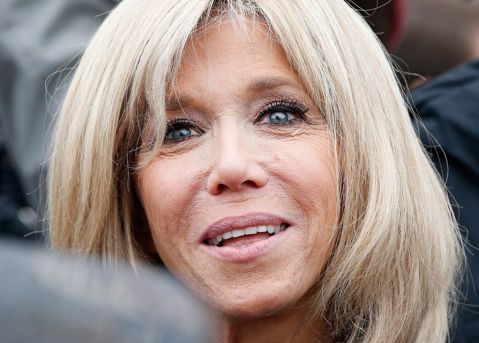 Brigitte Trogneux, mulher do presidente da França, Emmanuel Macron — Foto: Thibault Camus/AP