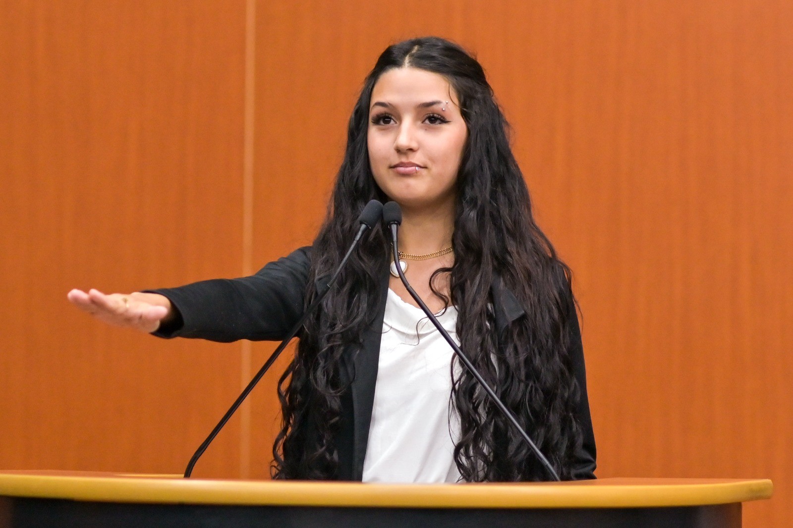 Jovem que morreu em acidente foi 'deputada' em programa para estudantes da Ale-RR