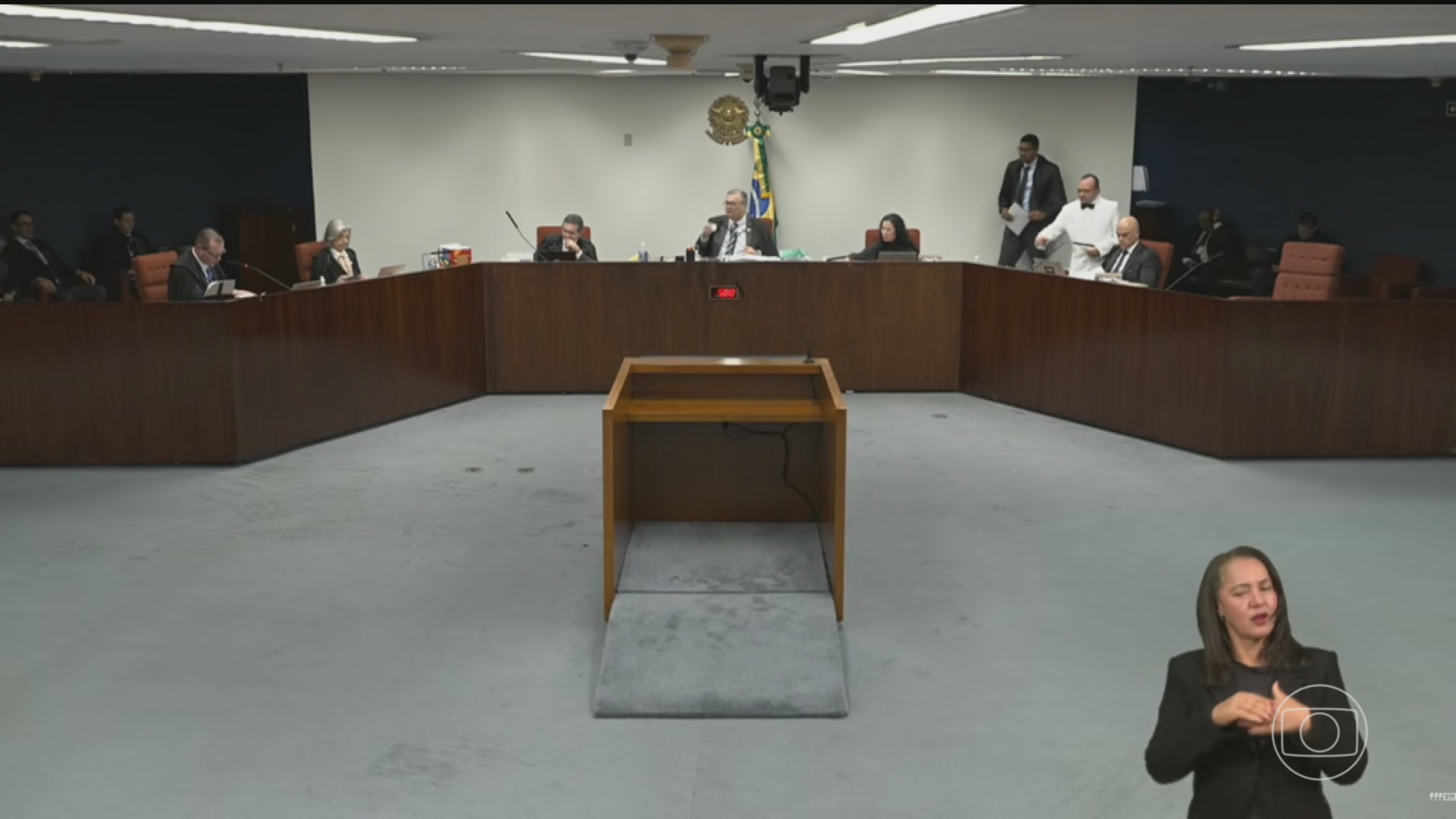 Supremo acaba com aposentadoria compulsória como punição a juízes