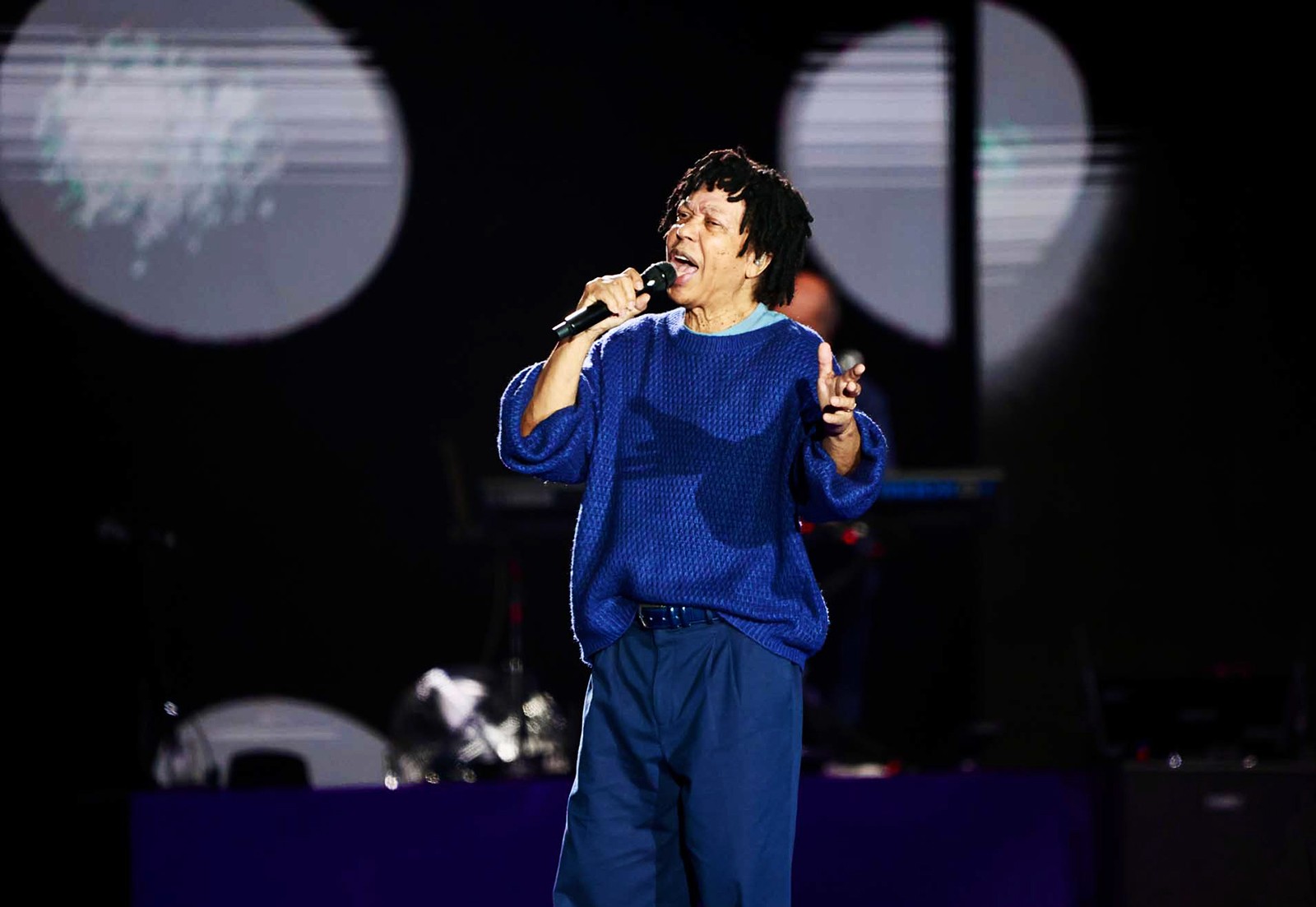 Djavan faz a felicidade e o delírio dos mortais ao estrear no Rio de Janeiro o show da turnê dos 50 anos de sucesso