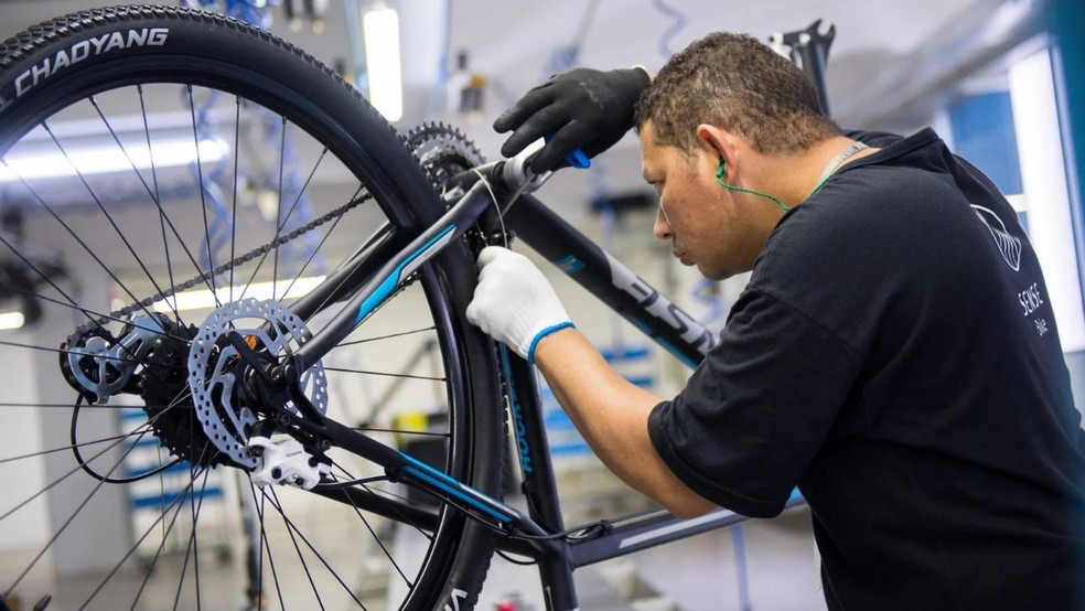 Produção de bicicletas na Zona Franca de Manaus (ZFM) — Foto: Divulgação/Abraciclo