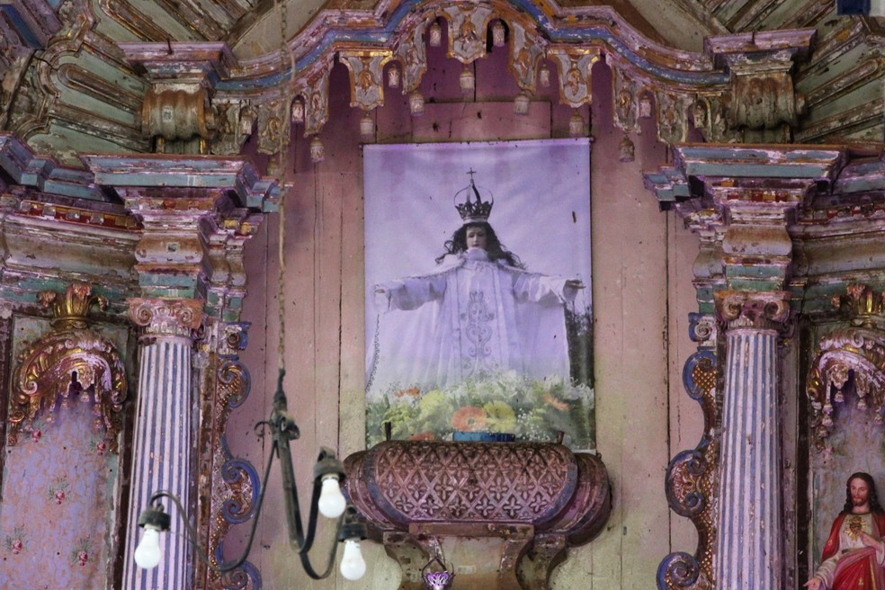 Parte interna da Capela Nossa Senhora de Mercês — Foto: Maria Luísa Sousa