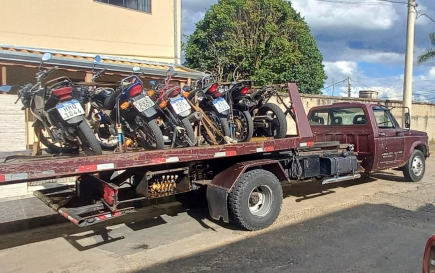 Operação contra 'rolezinhos' prende dois homens e remove sete motos no Sul de Minas