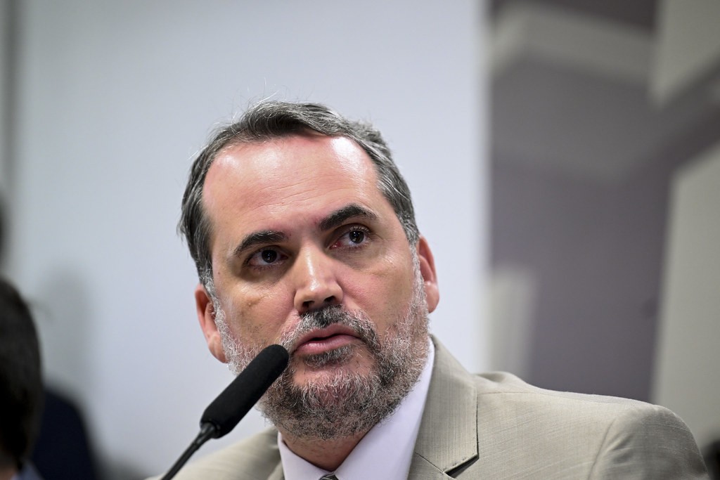Governo encontra espaço fiscal de R$ 19,6 bilhões no orçamento; parte vai bancar reajuste do Bolsa Família, diz ministro