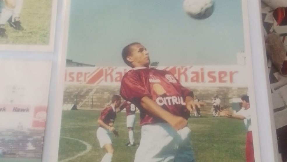 Celsinho, de Garça (SP), jogando profissionalmente na região — Foto: Arquivo pessoal