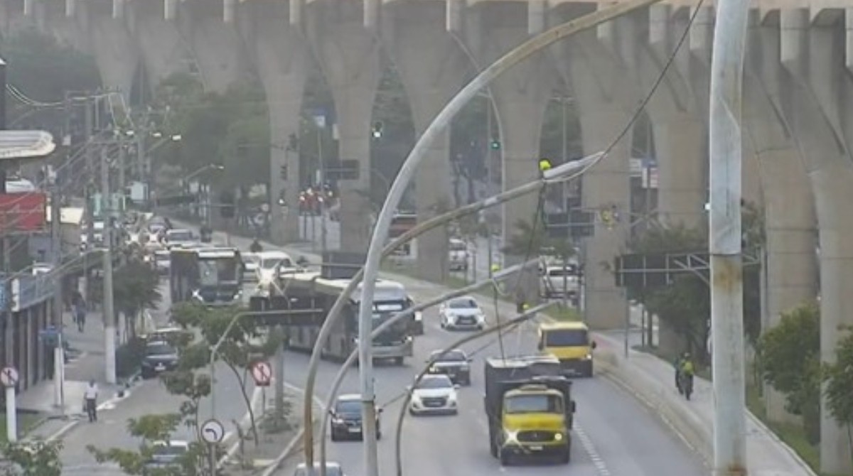 Rodízio de carros na cidade de SP é suspenso nesta segunda