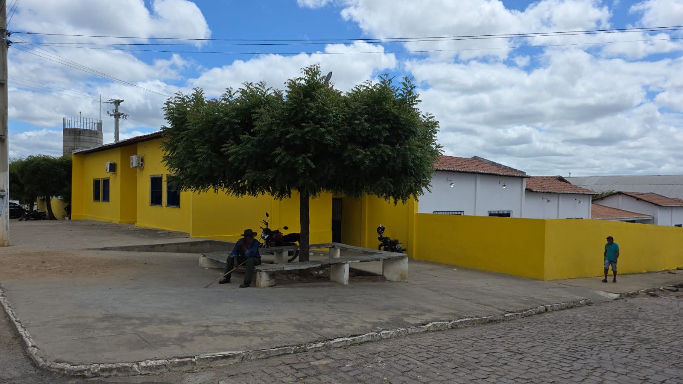 Menino de 11 anos é internado após ser agredido por colega dentro de escola em Floresta