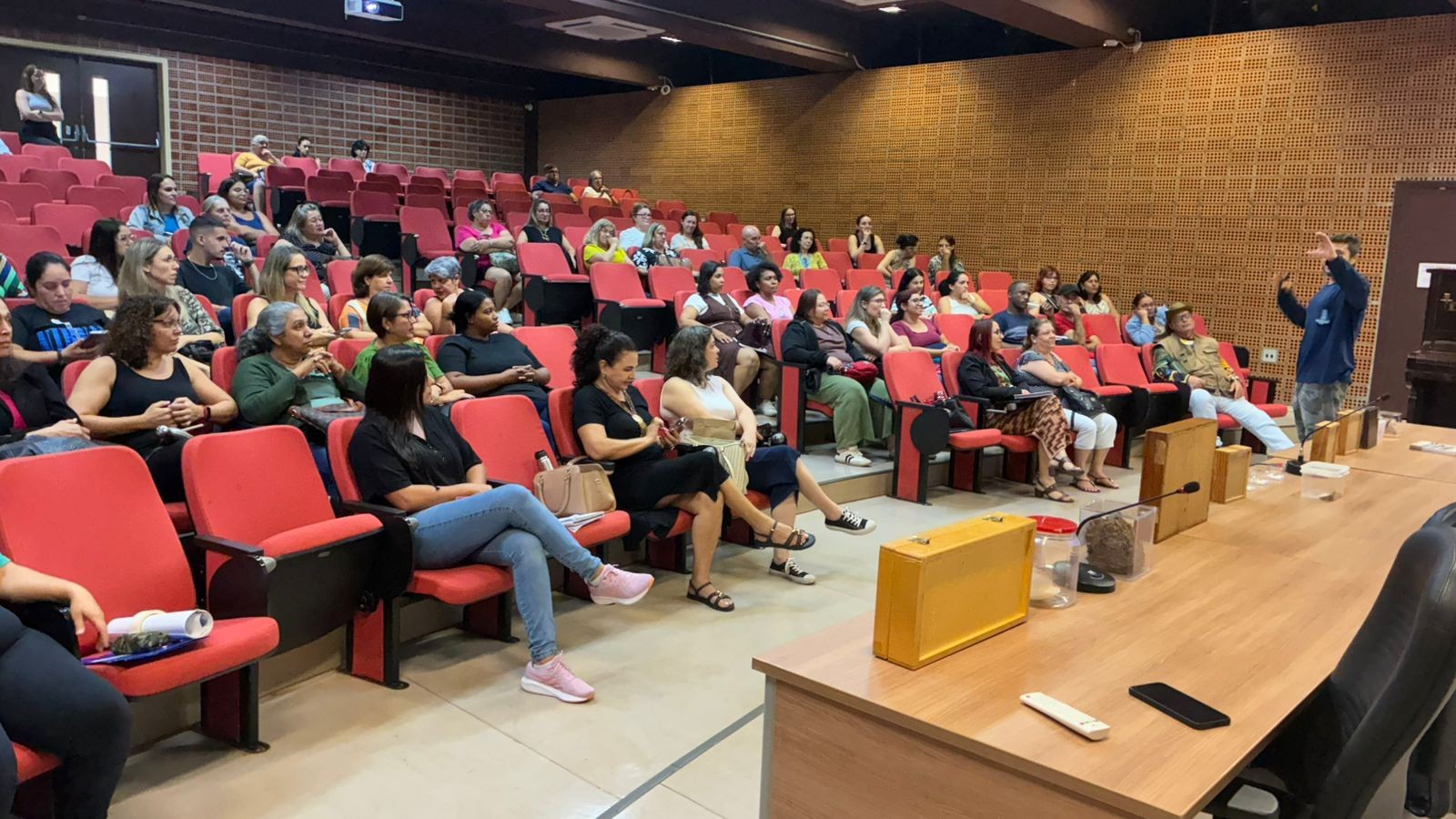 Diretores recebem treinamento contra dengue e escorpiões