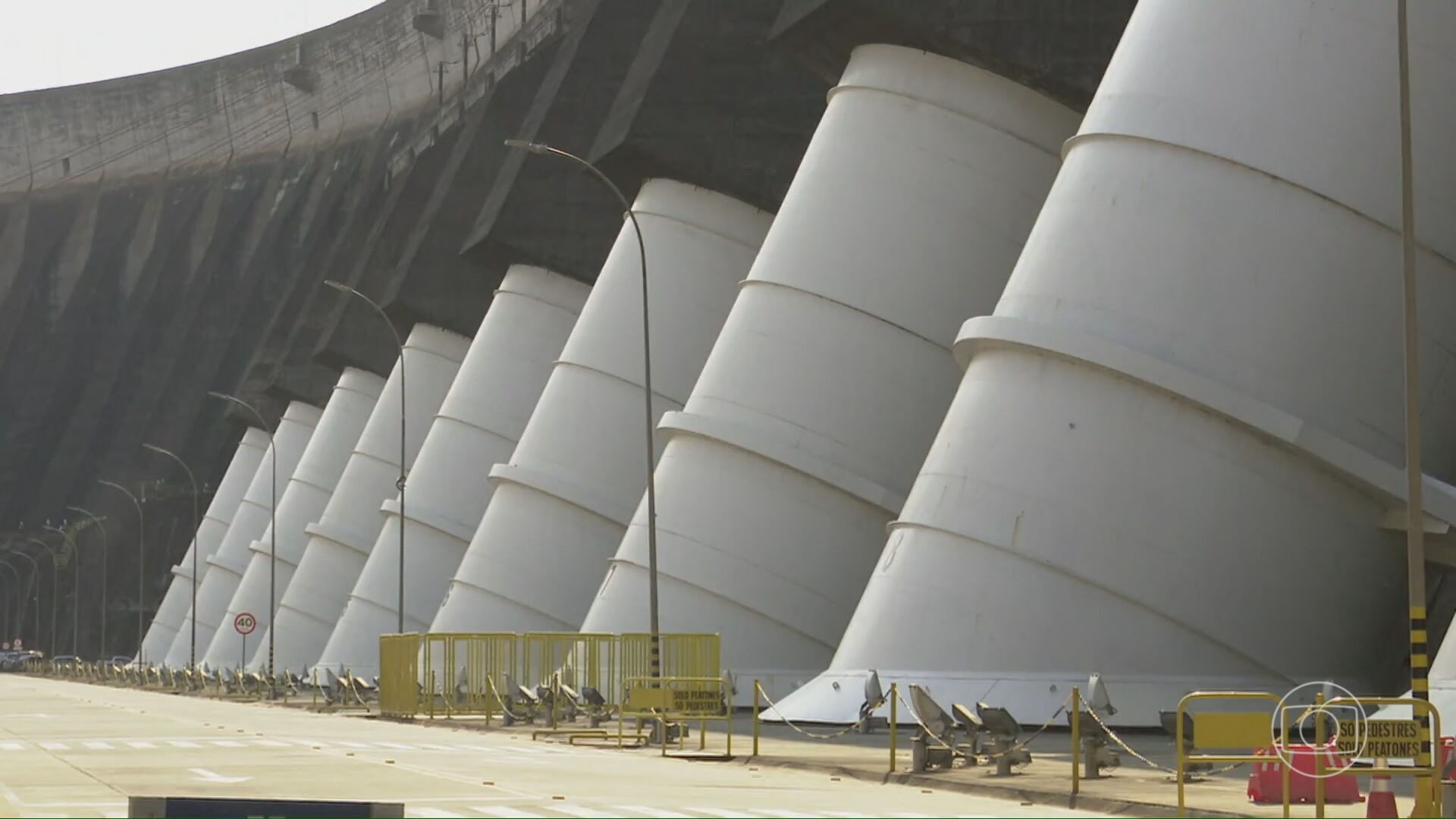 Usina de Itaipu economiza água para garantir produção de energia no último trimestre de 2024