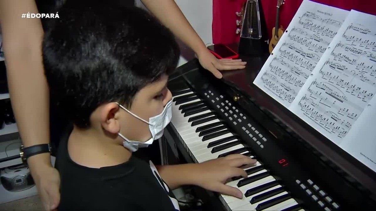 Jovem pianista faz apresentação solo na Escola de Música do Maranhão