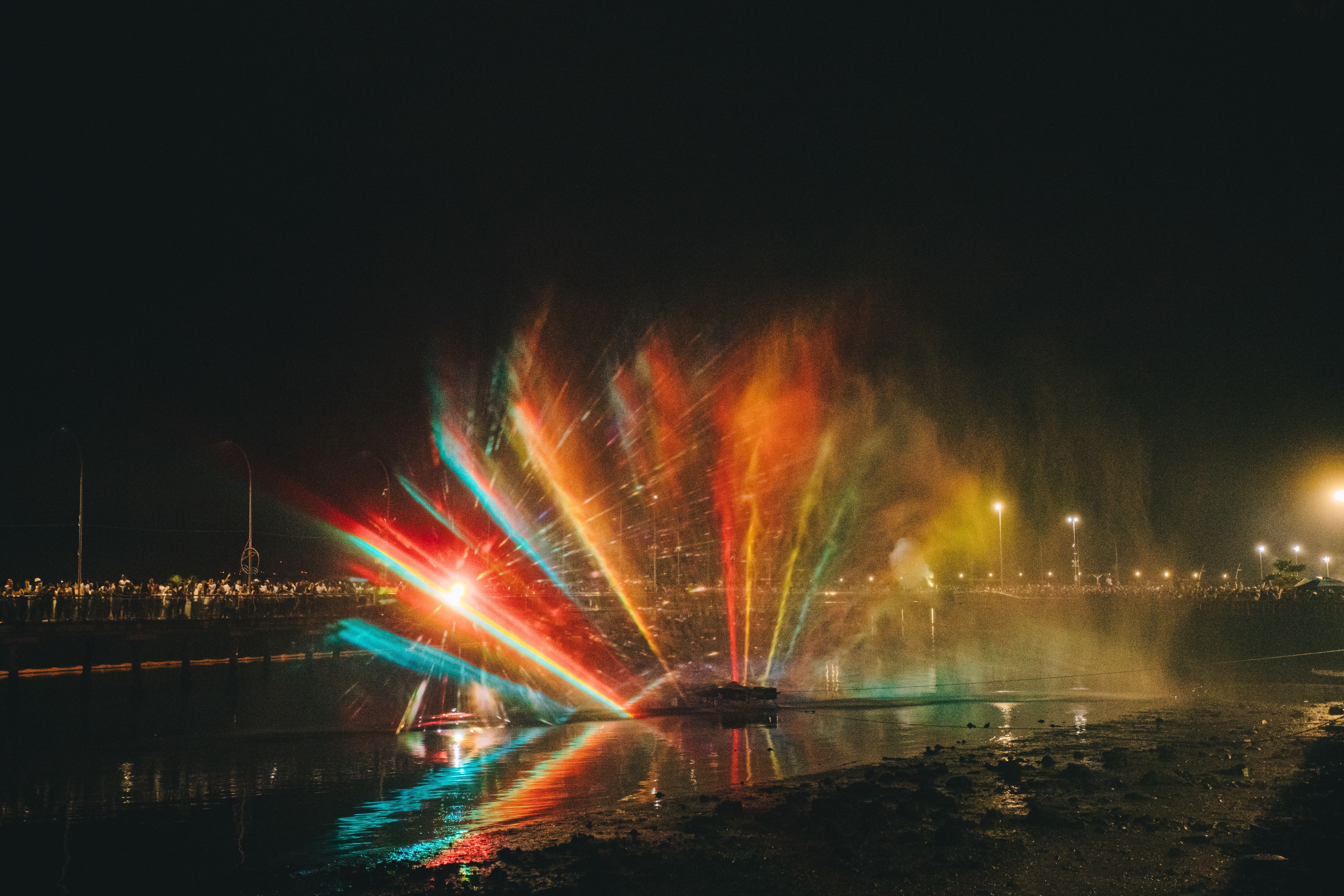 Baixada Santista, SP, comemora chegada de 2025 com queima de fogos e shows; veja 