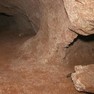 A paleotoca do Gandarela tem 340 m de extensão. Segundo o Ministério Público de Minas Gerais, ela pode desaparecer, já que se encontra em área de mineração. A Vale diz que, desde 2010, protege e monitora a caverna e que a área não será minerada.