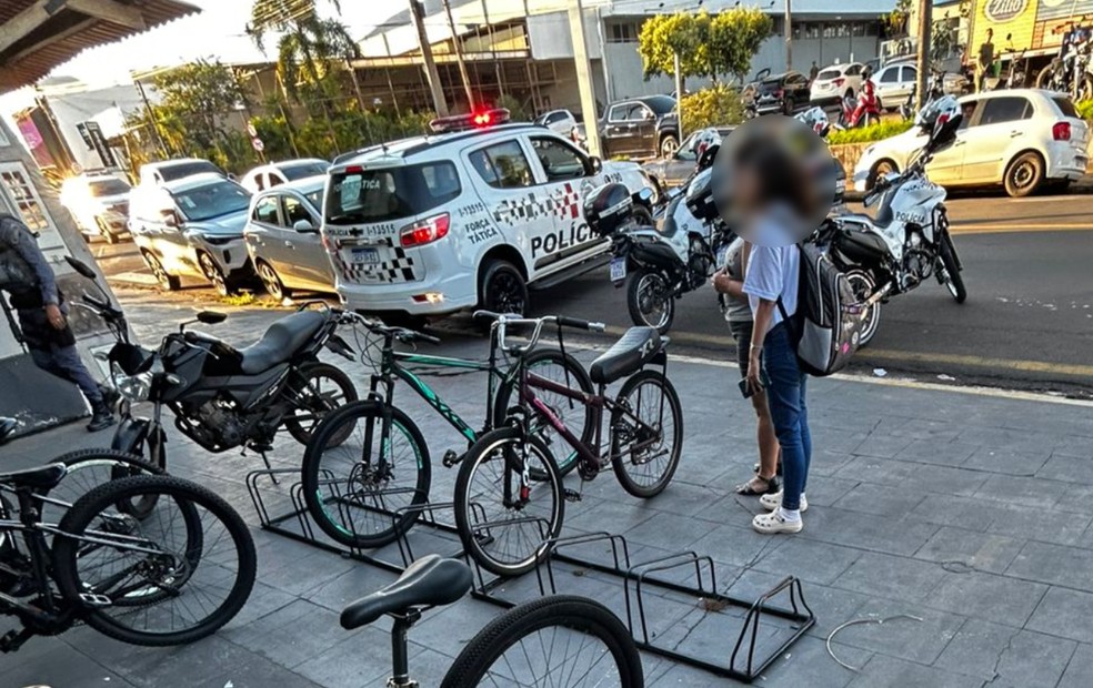 1 de 2
Funcion&aacute;rio da Prefeitura de Ibitinga &eacute; detido por suspeita de filmar banheiro feminino em centro de capacita&ccedil;&atilde;o &mdash; Foto: Reprodu&ccedil;&atilde;o