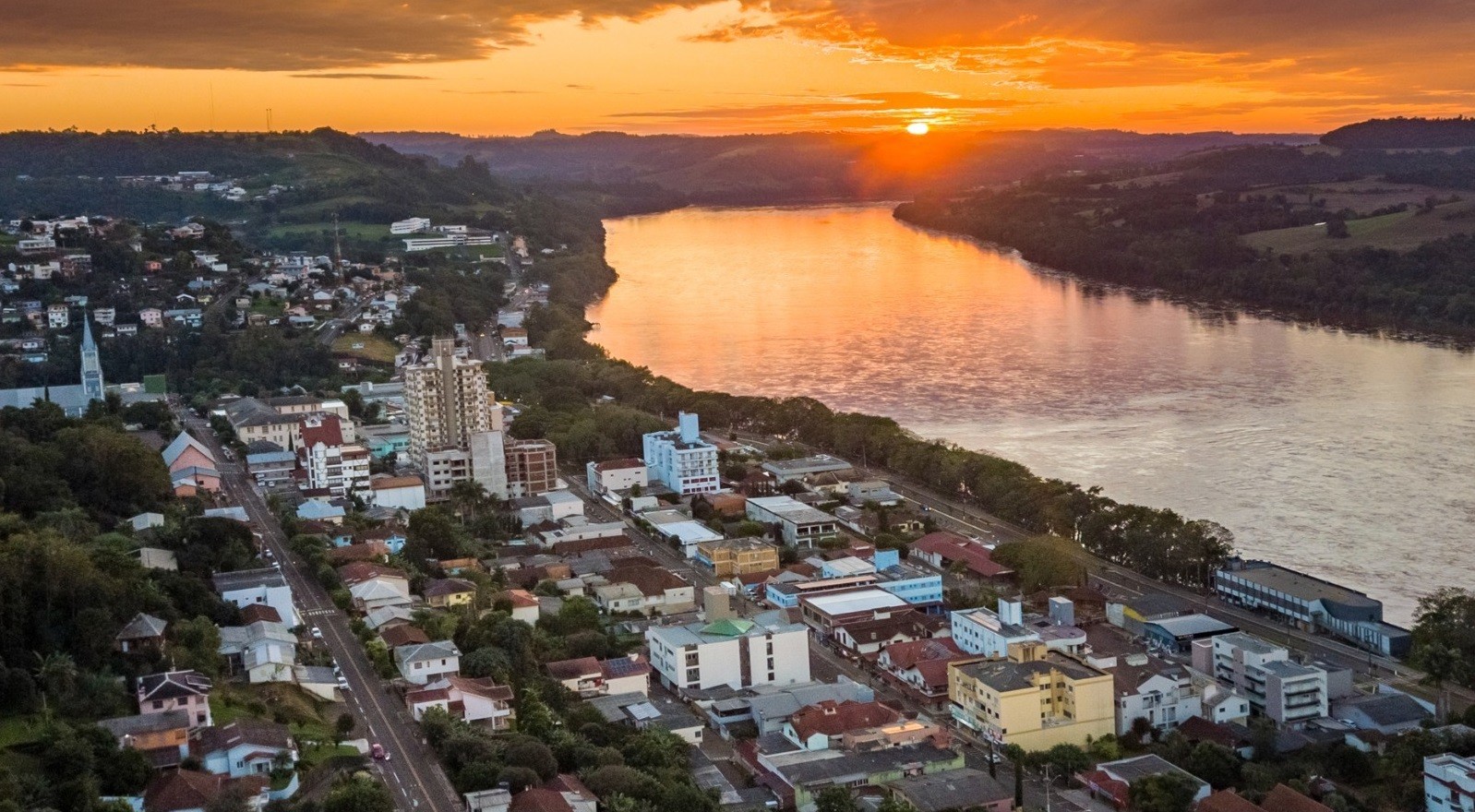 Cidade mais quente de SC em 2024 faz divisa com RS e Argentina e foi berço nacional da Oktoberfest 