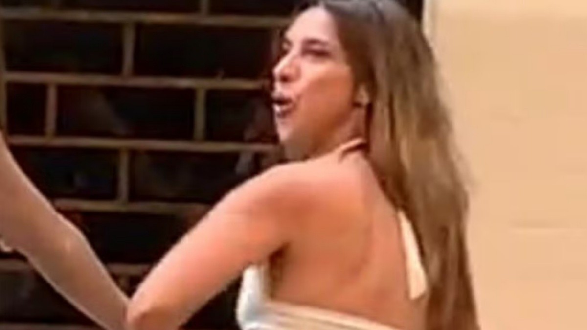 Argentina ré por injúria racial retira tornozeleira eletrônica após permissão da Justiça