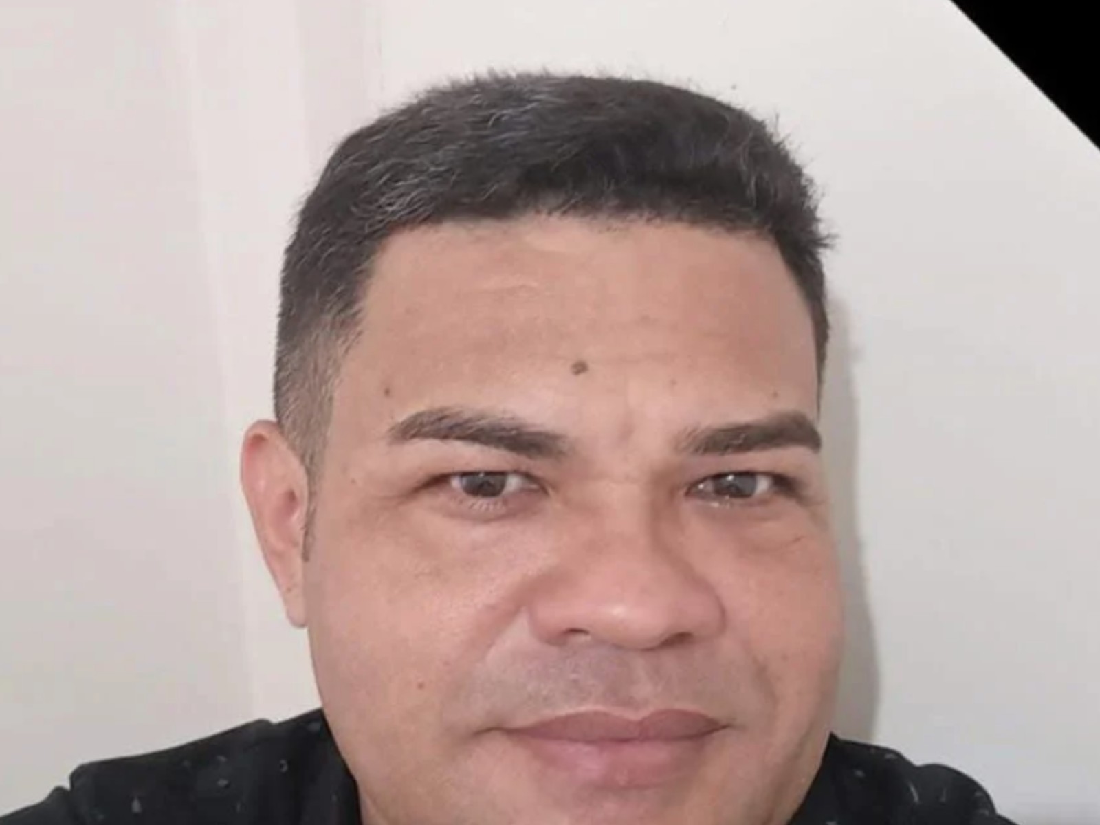 Policial penal morre após bater moto contra poste em rodovia no Acre