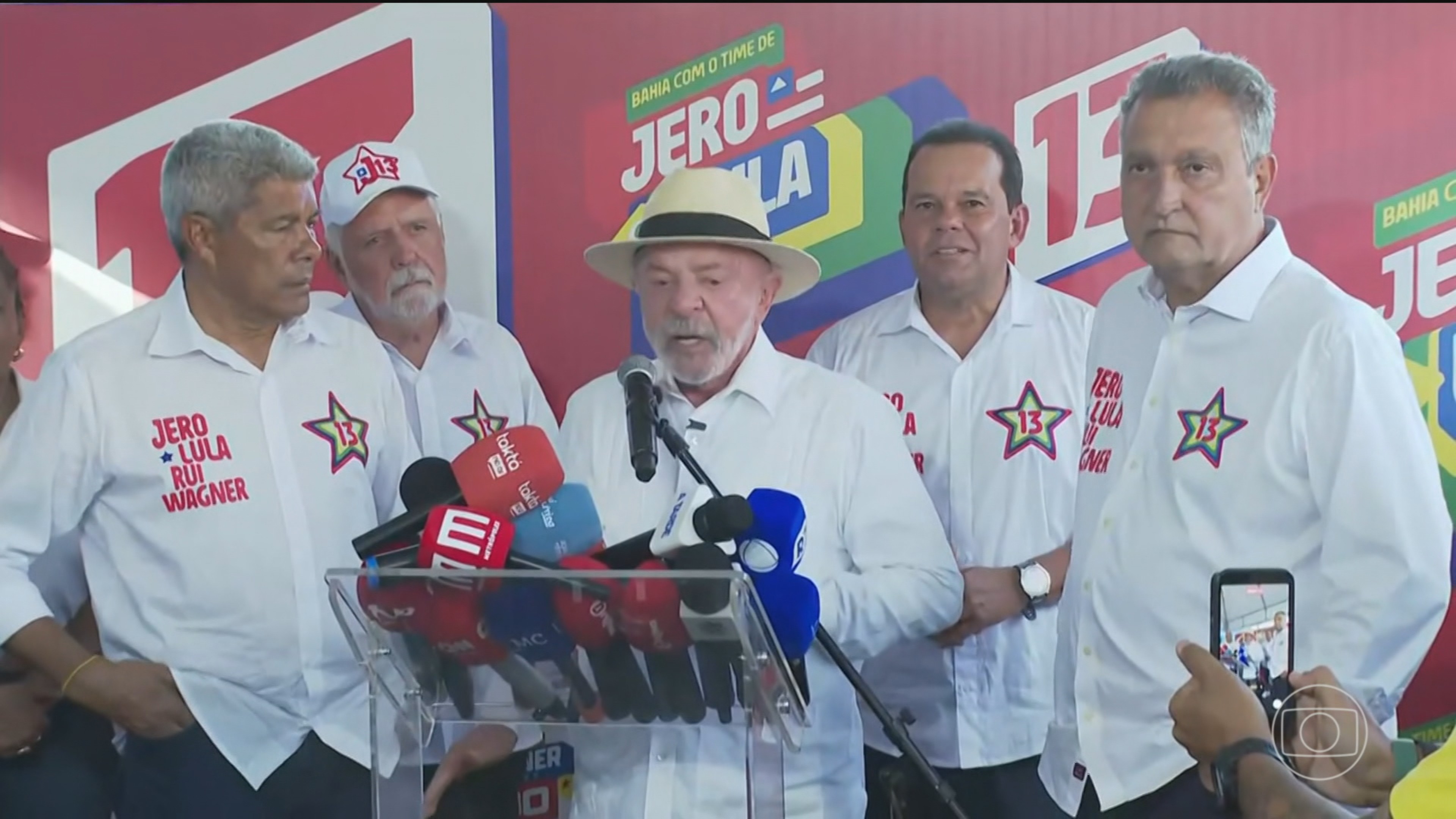 Presidente Lula, candidato à reeleição pelo PT, faz campanha na Bahia