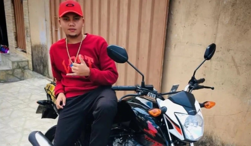 Barbeiro é morto a tiros enquanto cortava cabelo; suspeito do crime é ex de namorada