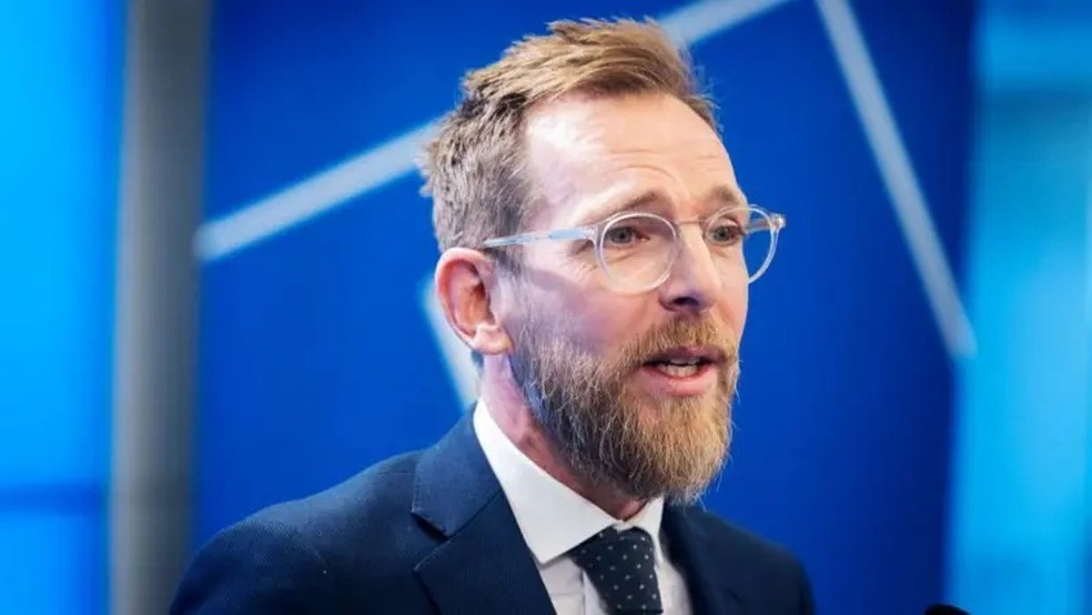 O ministro da Saúde sueco, Jakob Forssmed, afirma que está acompanhando de perto o programa de incentivo às amizades da rede de farmácias Apotek Hjärtat — Foto: AFF via Getty Images