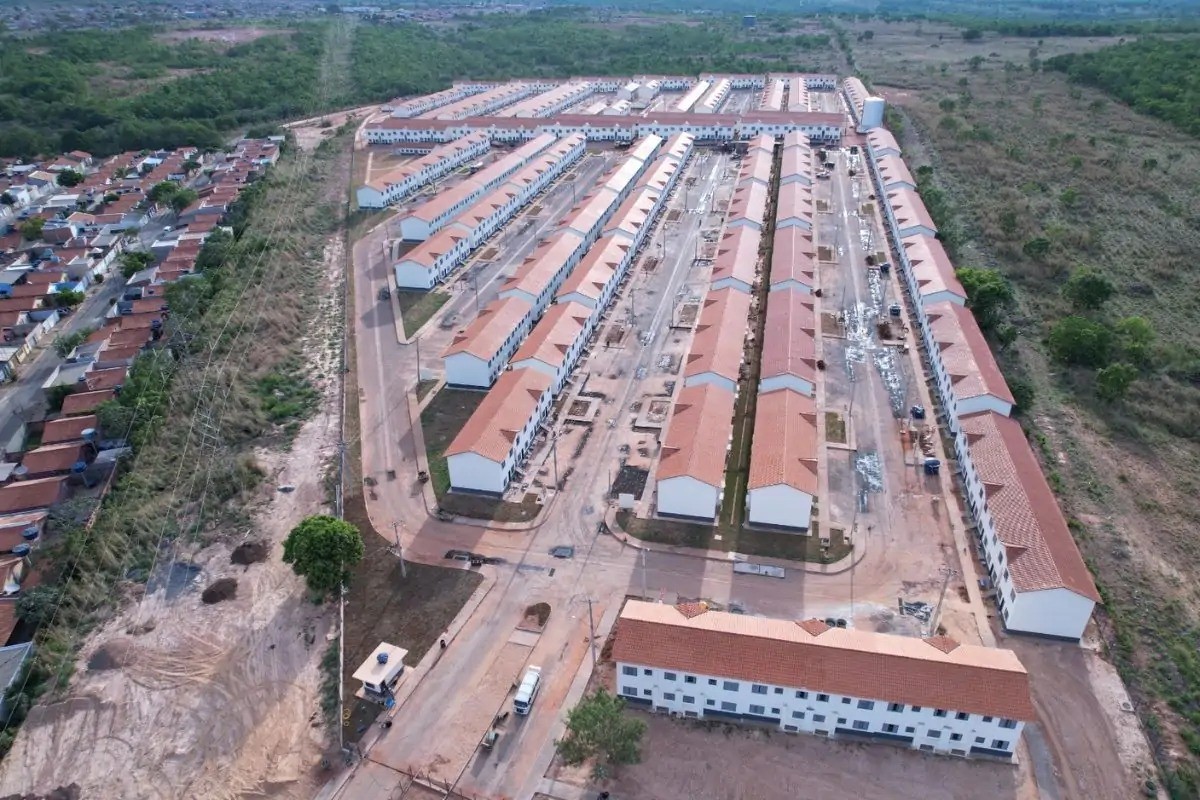 Contrato de R$ 637 milhões para construção de casas é suspenso por suspeita de irregularidades em Cuiabá 