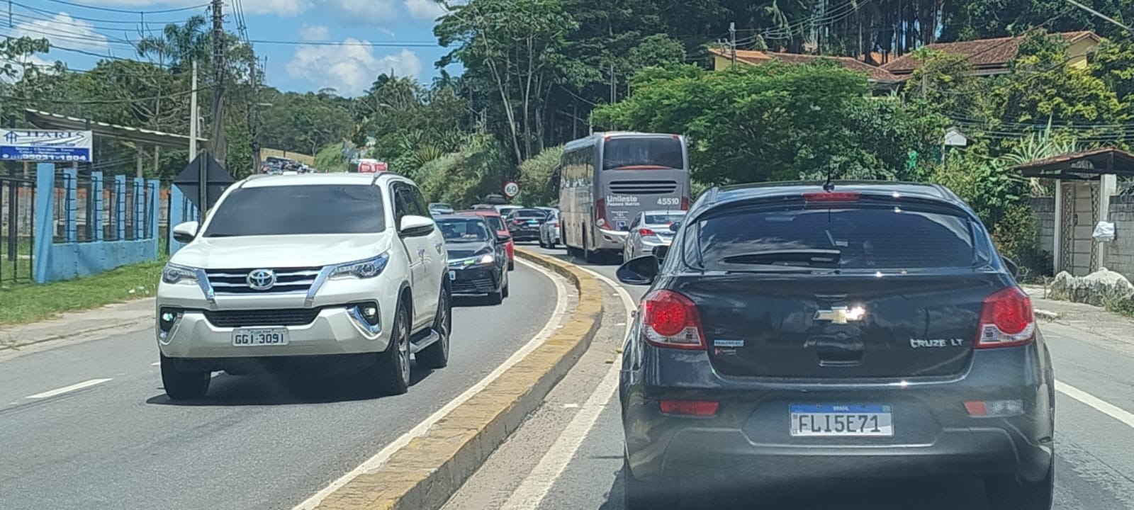 Mogi-Bertioga registra pontos de lentidão no sentido Litoral nesta sexta-feira