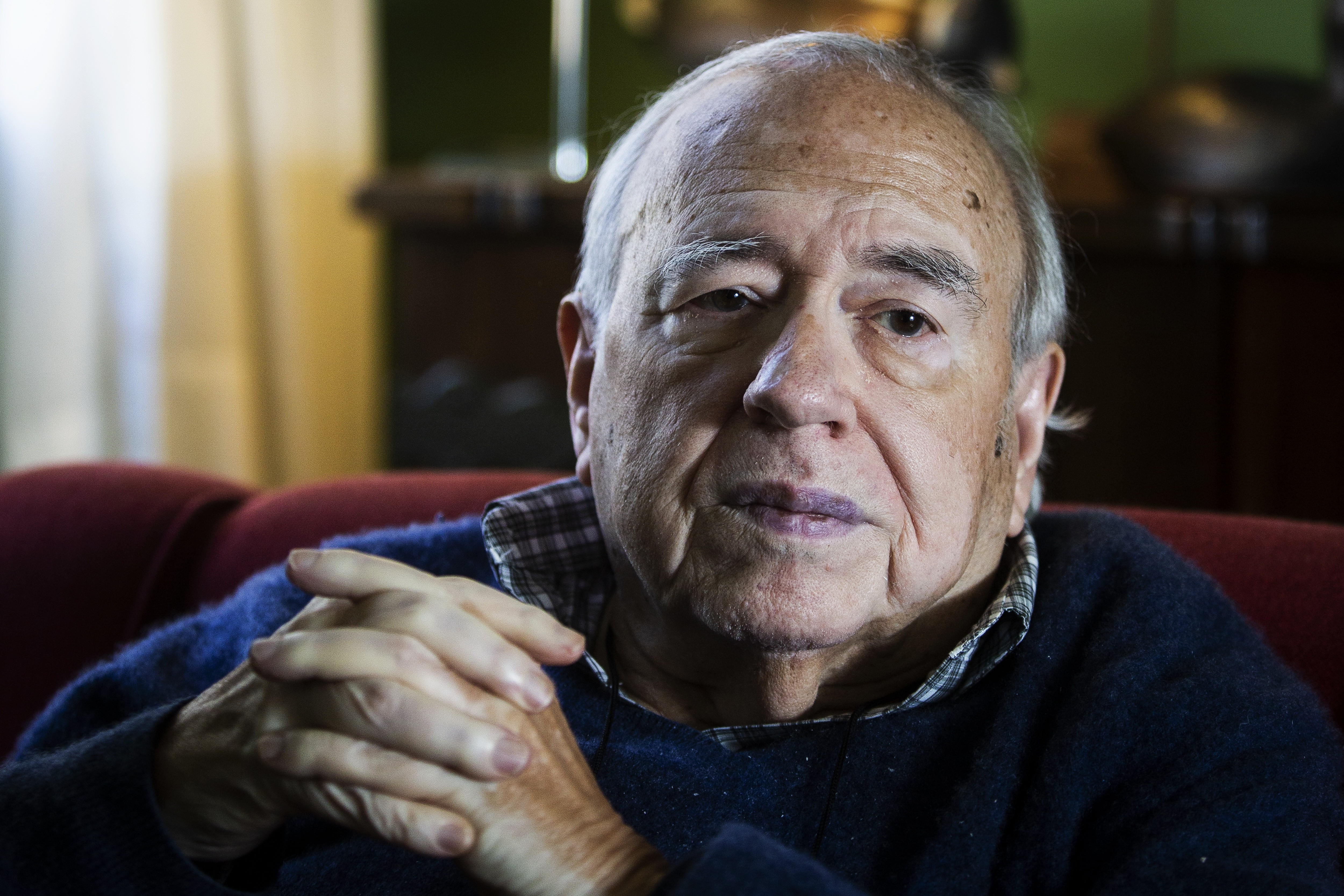 Releia últimas colunas de Luis Fernando Verissimo no jornal Zero Hora