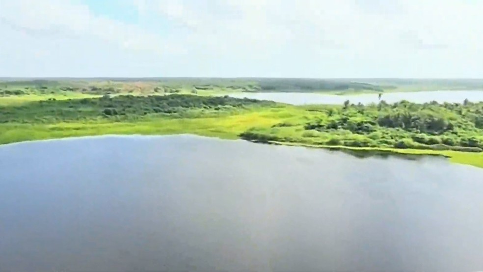 Após relato de menino de 8 anos, buscas por crianças desaparecidas se concentram em lago em Bacabal, no MA — Foto: Reprodução/TV Mirante