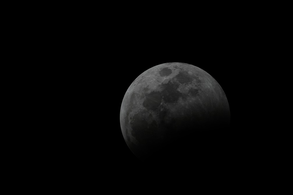 Eclipsei total da Lua visto da Cidade do México — Foto: Marco Ugarte/AP