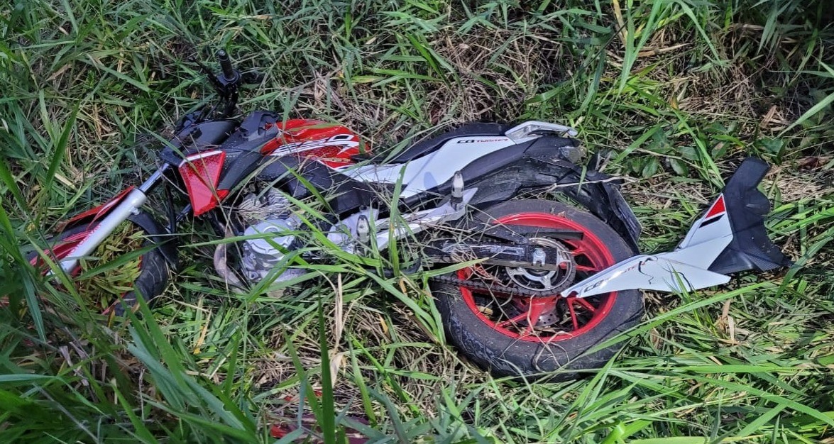 Motociclista morre após bater em árvore às margens da AMG-0370, em Perdigão