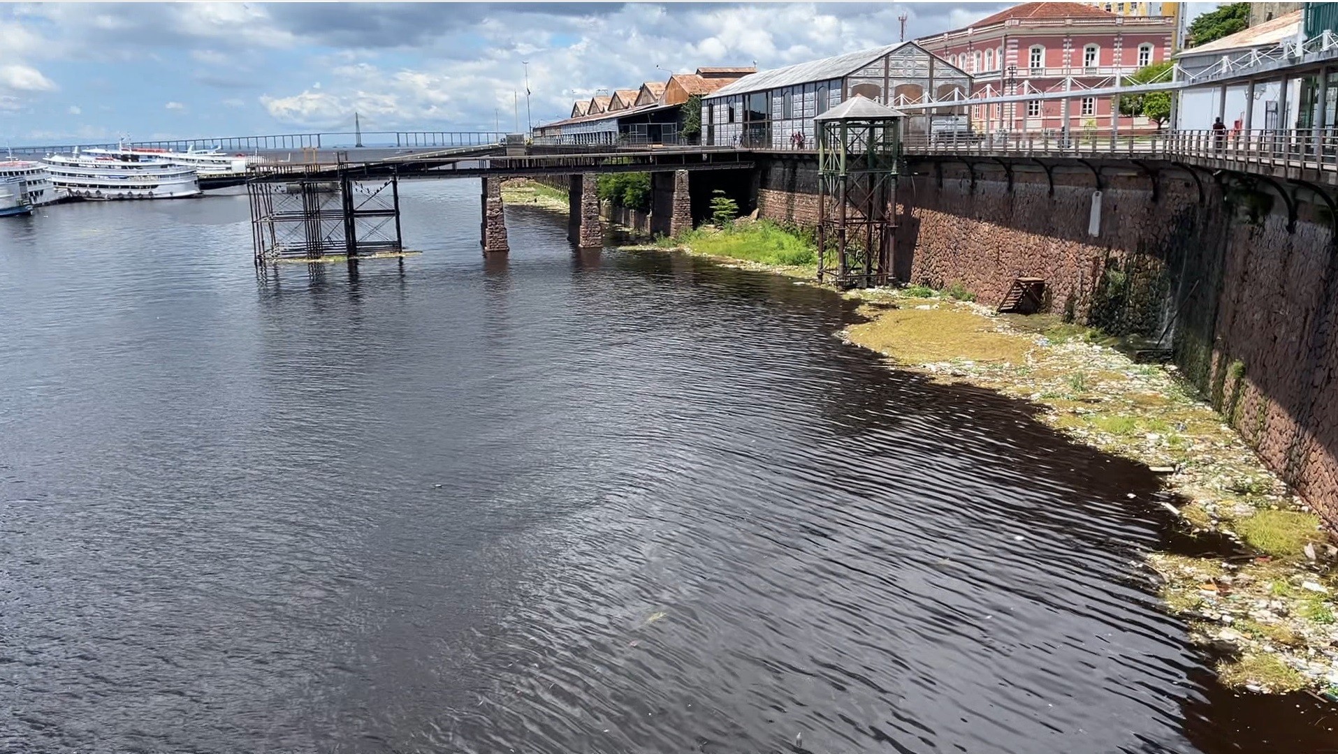 Rio Negro desce mais de dez centímetros em 12 dias em Manaus