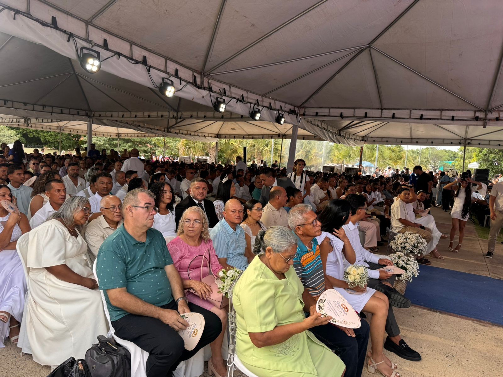 Juntos há anos ou jovens querendo economizar: casamento comunitário reúne 184 casais em Teresina