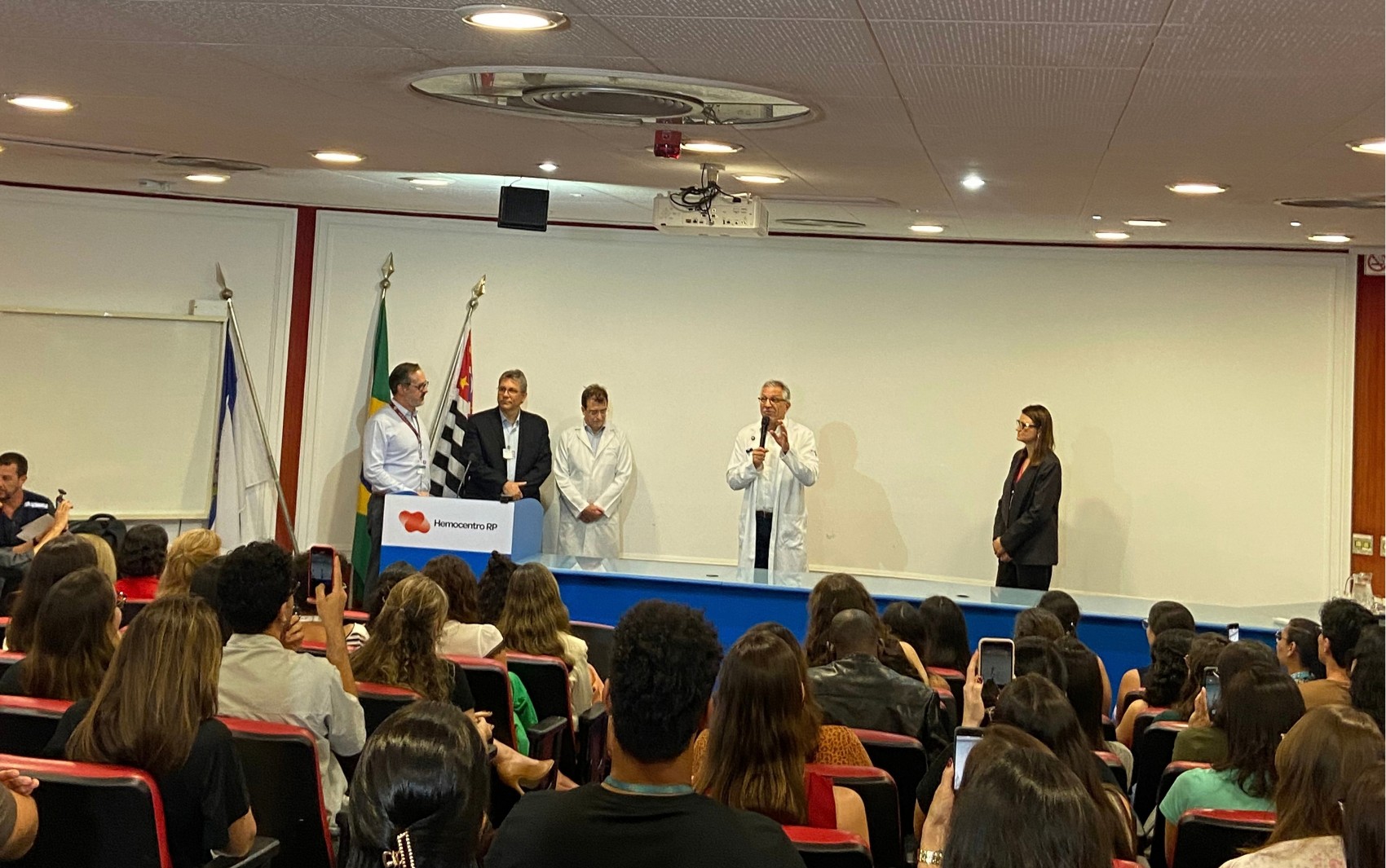 Convênio prevê centro de transplante de medula para crianças com doença falciforme em Ribeirão Preto, SP