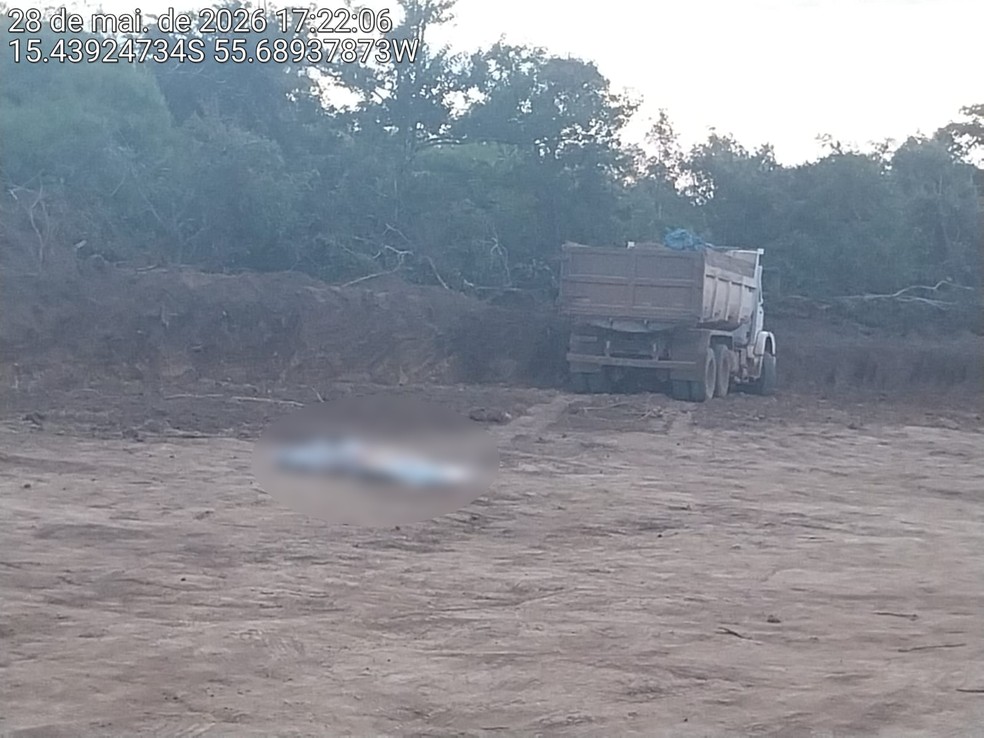 Motorista morre atropelado pelo próprio caminhão em Mato Grosso — Foto: Reprodução