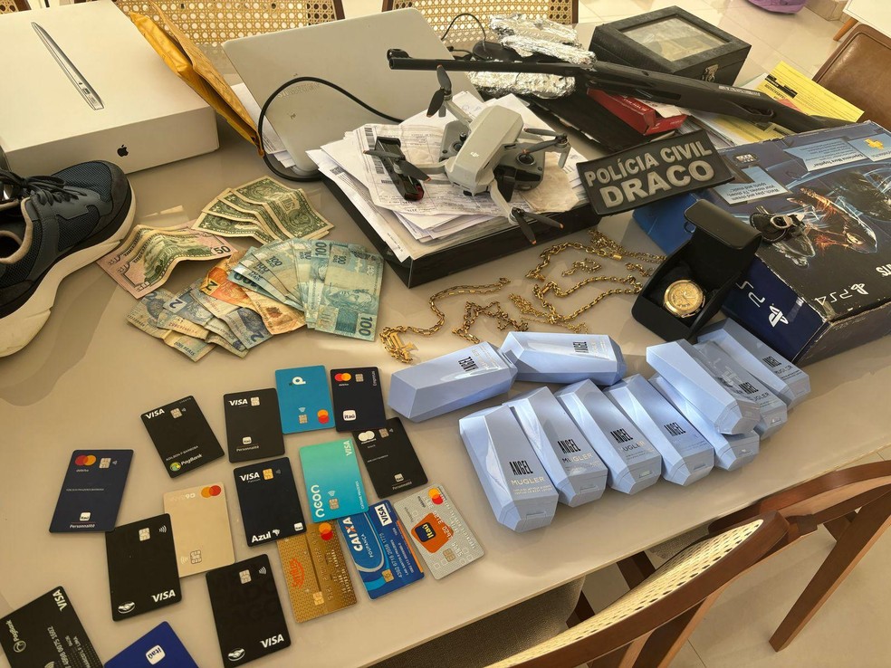 Materiais apreendidos durante a operação nesta quarta — Foto: Polícia Civil da Bahia