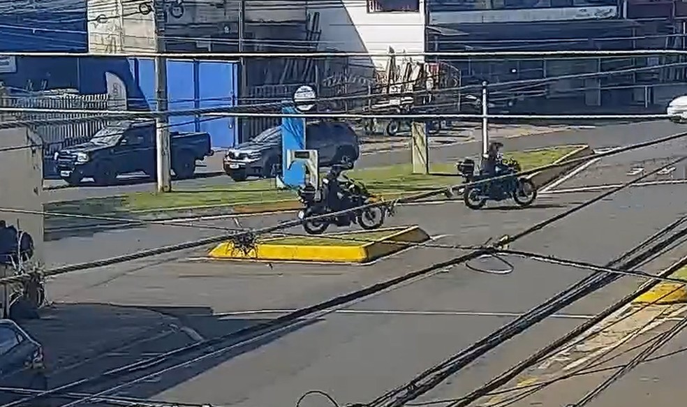 O alerta do Sistema Muralha Virtual foi emitido assim que chegaram a Botucatu — Foto: Câmera de Segurança/Reprodução