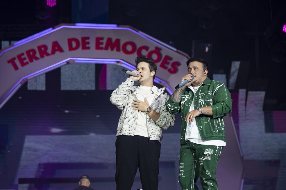 Matheus e Kauan se apresentam na noite deste domingo (18) na Festa do Peão 2024 — Foto: Ricardo Nasi/g1