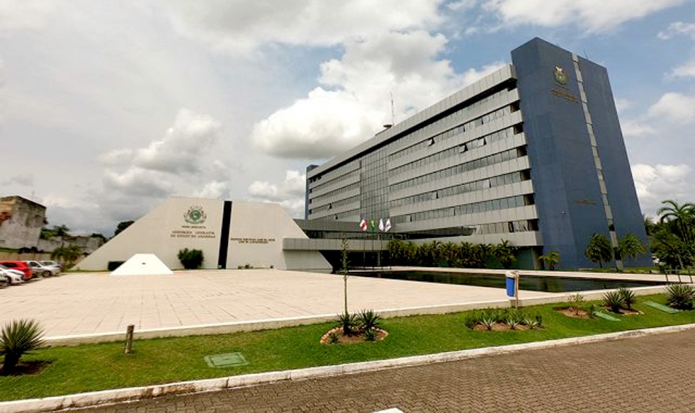 Edital do concurso da Aleam será lançado em 3 de setembro, anuncia Roberto Cidade