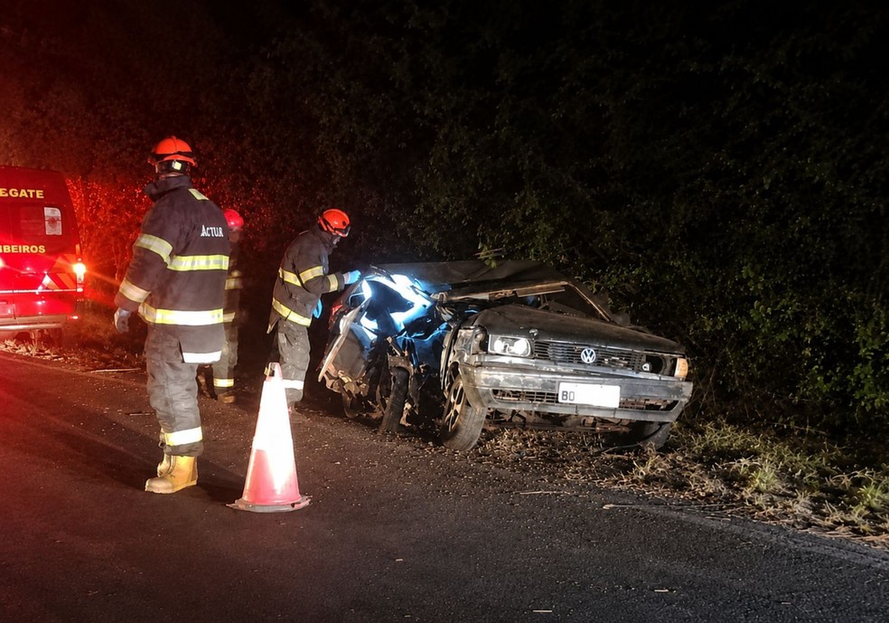 1 de 1
Passageiro morre ap&oacute;s carro capotar em rodovia de Botucatu &mdash; Foto: Acontece Botucatu/Reprodu&ccedil;&atilde;o