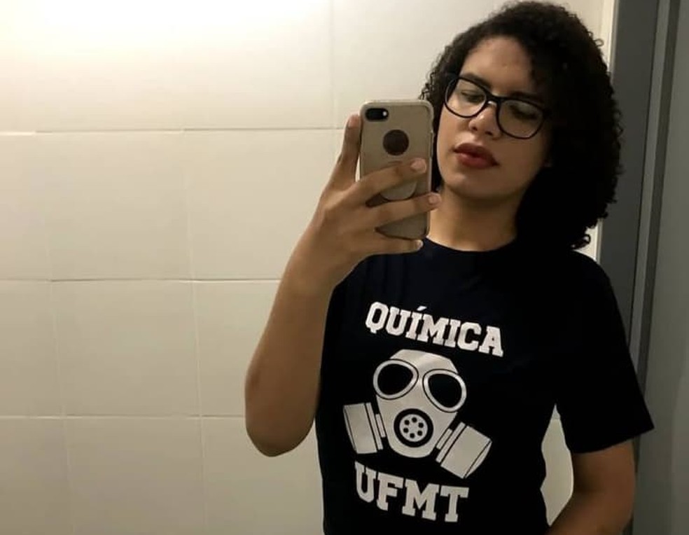 Larissa Karolina Silva Moreira, suspeita de maus-tratos a animais