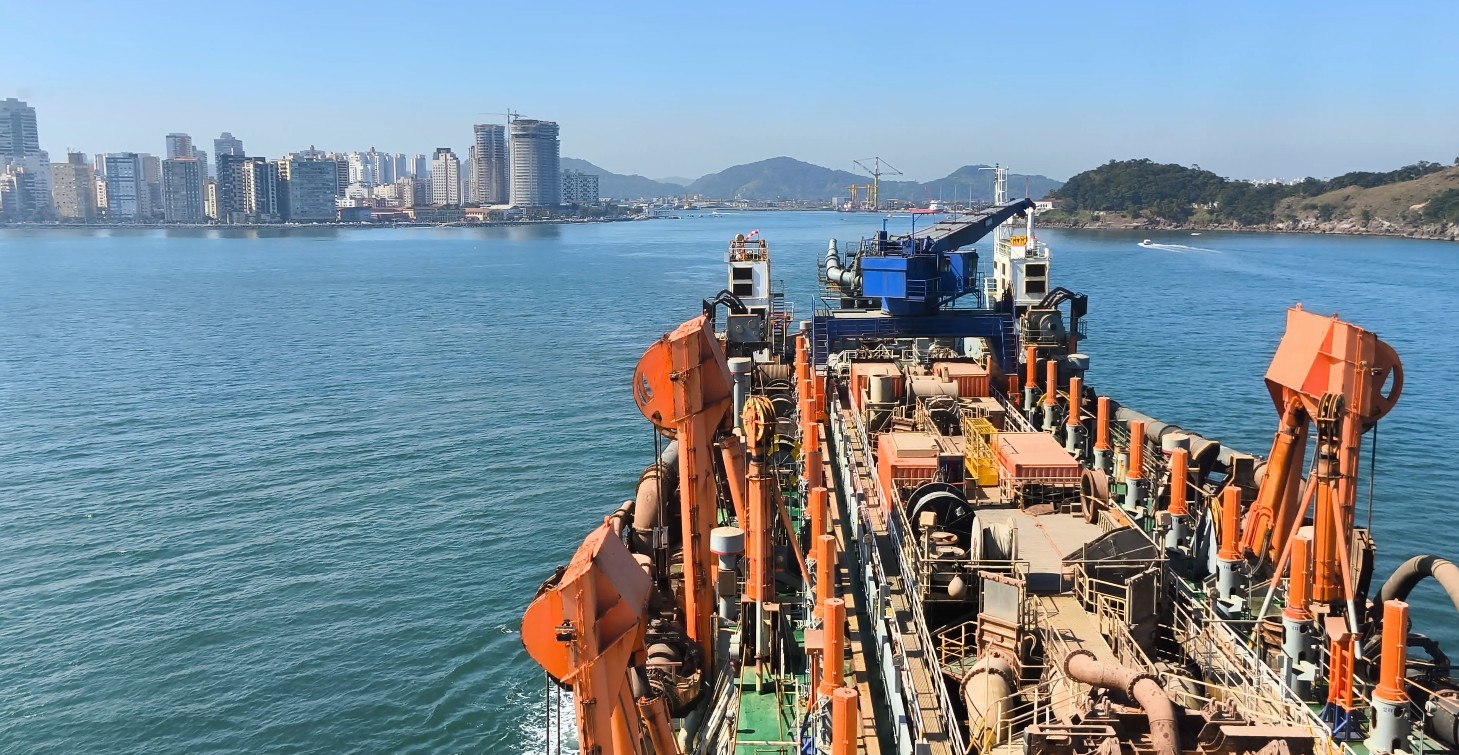 TCU suspende contrato de dragagem para aprofundamento do canal do Porto de Santos