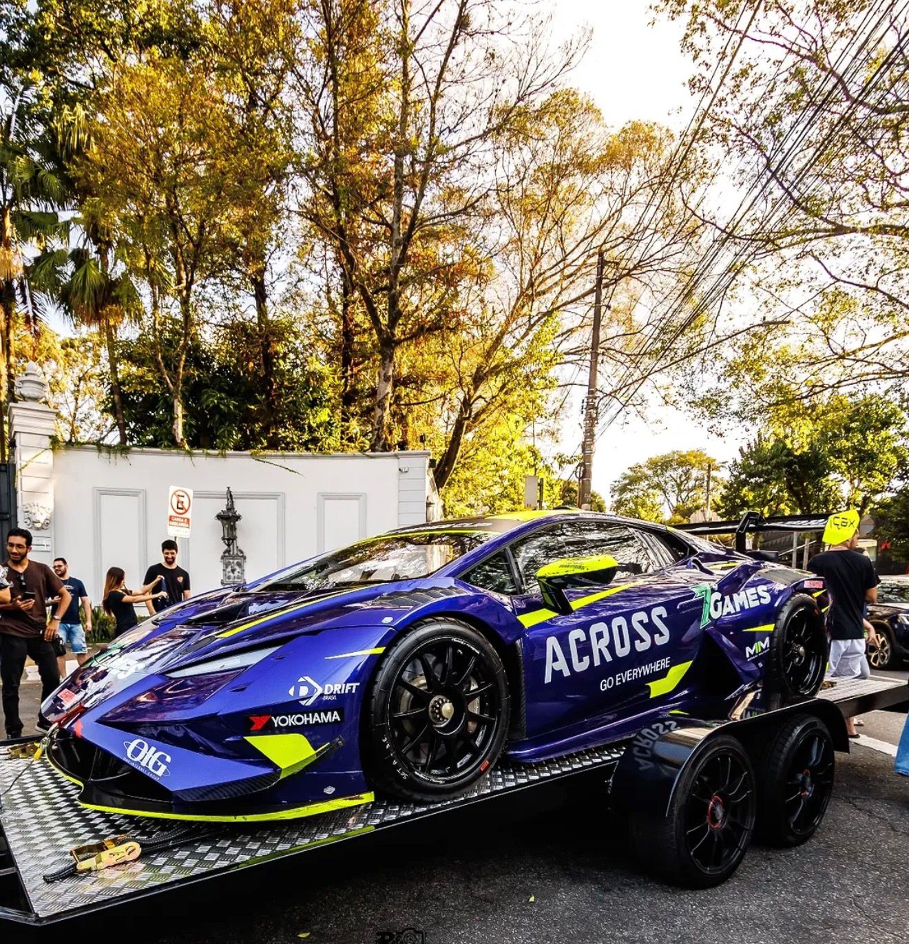 CSX Holding destaca ação com Lamborghini em São José e Campos do Jordão